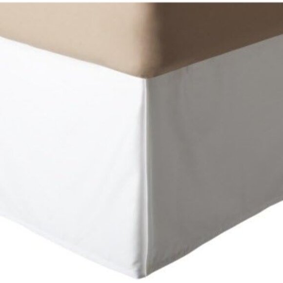 Threshold Wrinkle-Resistant Bedskirt Queen Size 15" Drop Machine Washable White - Picture 1 of 7